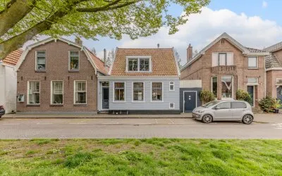 Twee-onder-één-kap te koop: Herengracht 69, Oud West Zaandam