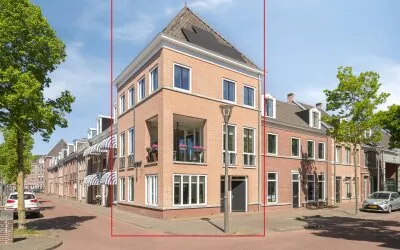 Tussenwoning te koop: Herenlaan 50, De Veste Helmond