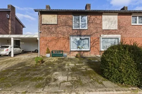 Tussenwoning te koop: Herenstraat 149, Biest Weert
