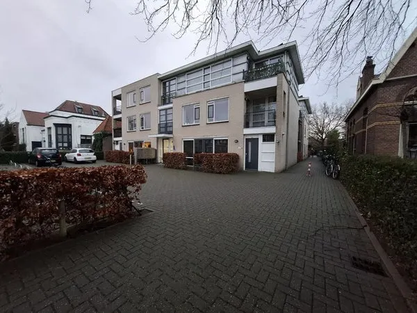 Studio te huur: Herenweg 101A6-MAX., Zandvoortselaan en Berkenrode en omgeving Heemstede