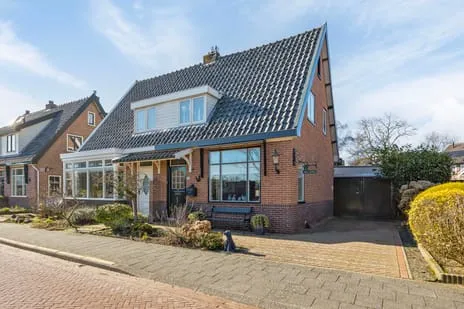 Twee-onder-één-kap te koop: Herenweg 27, Oudorp-Centrum Oudorp