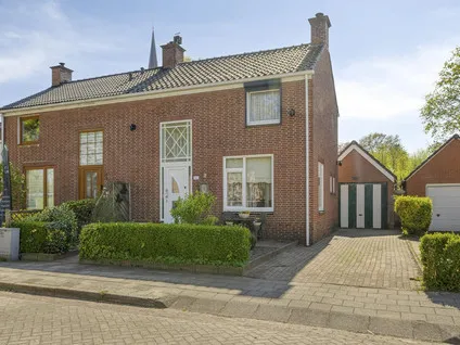 Twee-onder-één-kap te koop: Heresstraat 11, Oude Pekela Oude Pekela