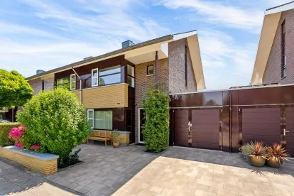 Tussenwoning te koop: Herfststraat 28, Seizoenenbuurt West Almere
