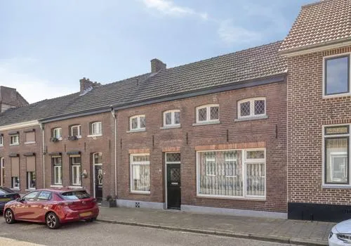 Tussenwoning te koop: Herkenbosscherweg 46, Kapel-Muggenbroek Roermond