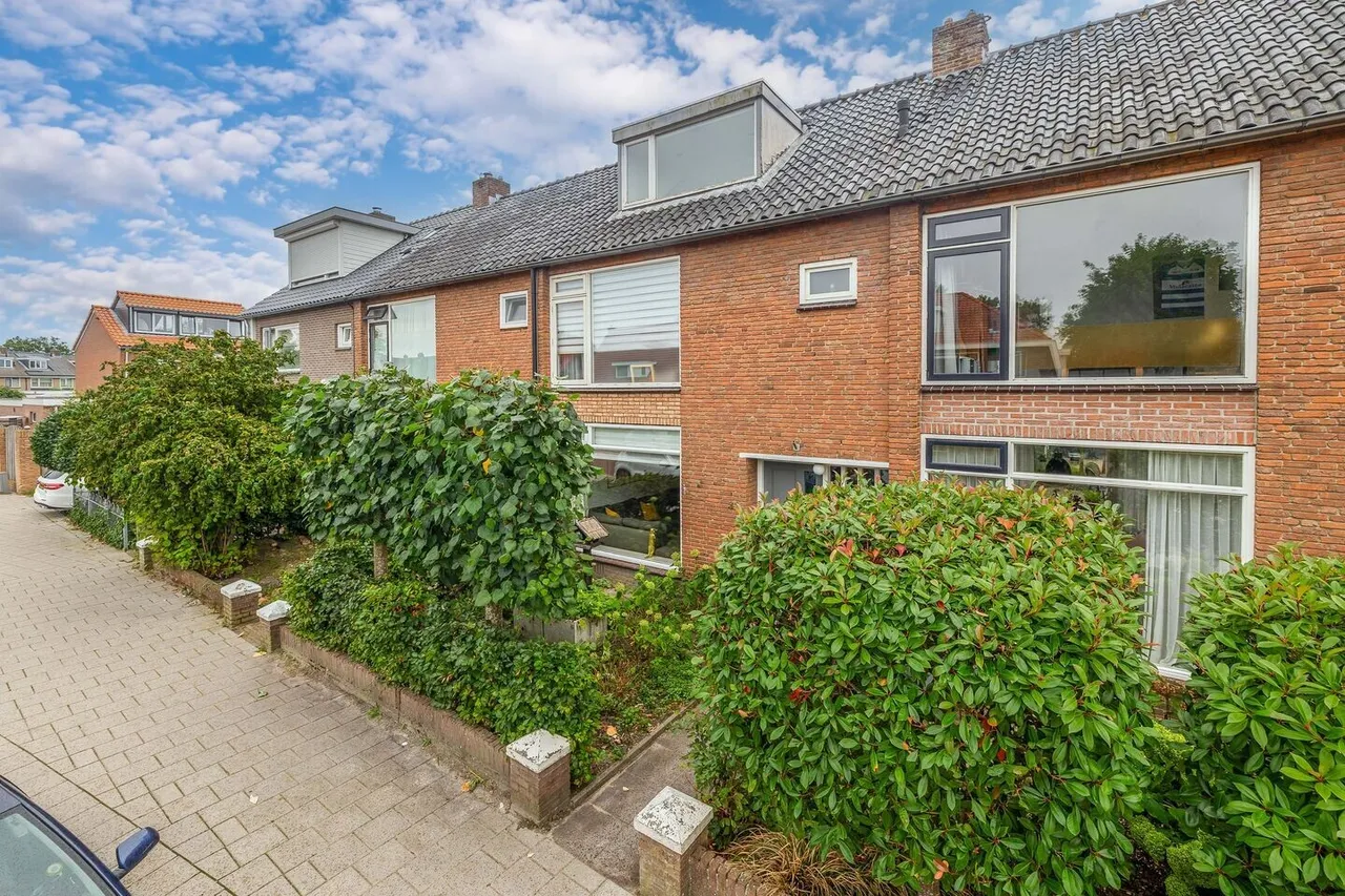 Tussenwoning te koop: Herman de Manstraat 32, Harderwijk
