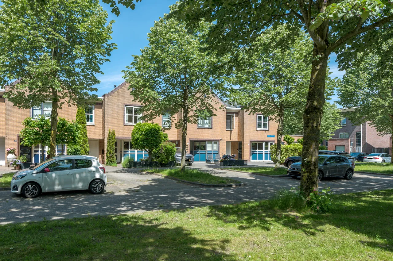 Tussenwoning te koop: Herman Gorterweg 8, Almere