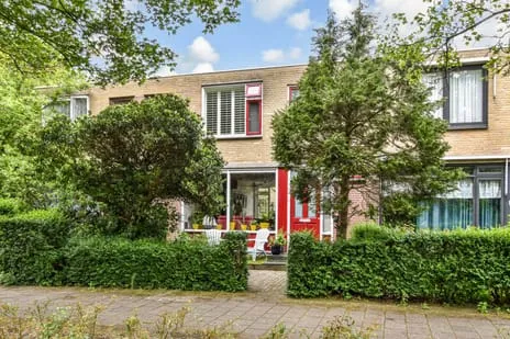 Tussenwoning te koop: Herman Heyermanslaan 3, Multatulibuurt Delft