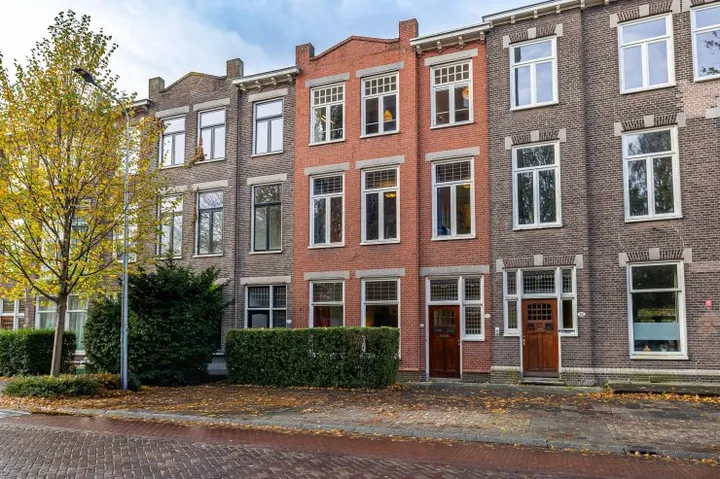 Tussenwoning te koop: Herman Colleniusstraat 70, Schildersbuurt Groningen