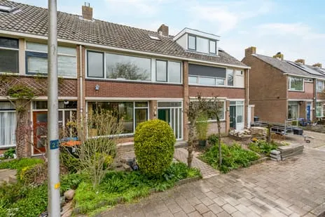 Tussenwoning te koop: Herman Gorterhof 120, Zijdelwaard Uithoorn