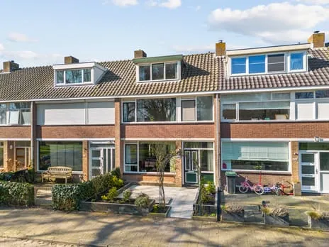 Tussenwoning te koop: Herman Gorterhof 126, Zijdelwaard Uithoorn