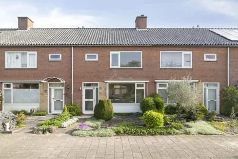 Tussenwoning te koop: Herman Gorterhof 82, Zijdelwaard Uithoorn