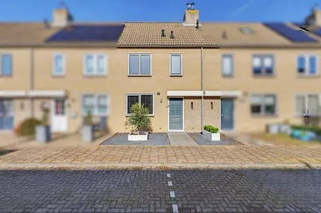 Tussenwoning te koop: Herman Gorterlaan 9, Hooipolder en De Hoeven Raamsdonksveer