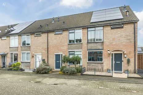 Tussenwoning te koop: Hermelijn 13, Morgen Stont Hellevoetsluis