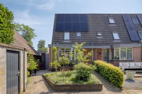 Corner house for sale: Hermelijnlaan 13, Centrum Lunteren Lunteren