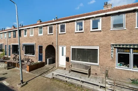 Tussenwoning te koop: Herradesstraat 17, Standhasenstraat en omgeving Dordrecht