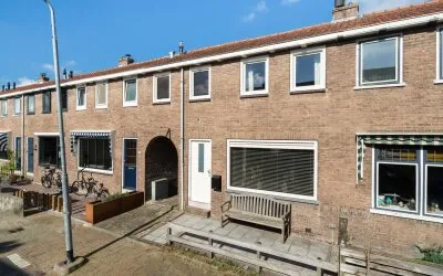 Tussenwoning te koop: Herradesstraat 17, Standhasenstraat en omgeving Dordrecht
