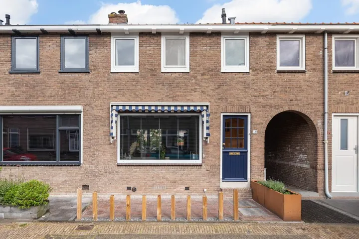 Tussenwoning te koop: Herradesstraat 19, Standhasenstraat en omgeving Dordrecht