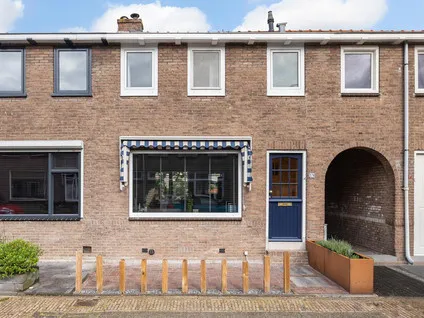 Terraced house for sale: Herradesstraat 19, Standhasenstraat en omgeving Dordrecht