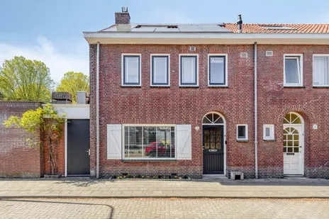 Hoekwoning te koop: Herstalsestraat 15, Bouwmeestersbuurt Noord Tilburg