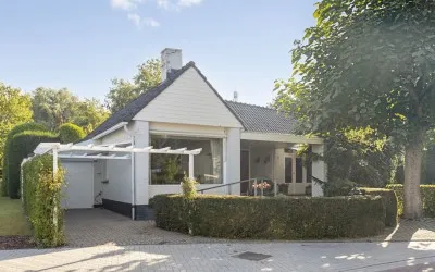 Vrijstaande woning te koop: Hertenlaan 9, Hoeven Hoeven