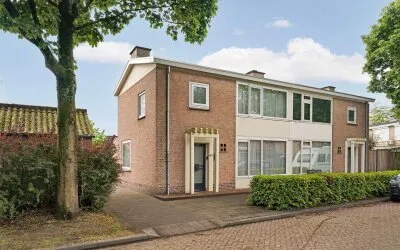 Twee-onder-één-kap te koop: Hertog Jan II Laan 63, Hoevenbraak Schijndel