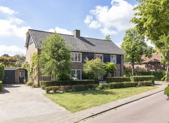 Tussenwoning te koop: Hertog Janlaan 12, Omg. Levenskerk/Boomgaard Oisterwijk