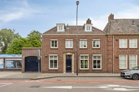 Twee-onder-één-kap te koop: Hertog Janstraat 4, Centrum Waalwijk