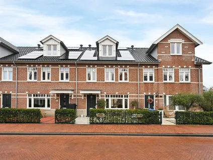 Tussenwoning te koop: Hertog Karel de Stoutelaan 21, Kraayenstein en Vroondaal 'S-Gravenhage