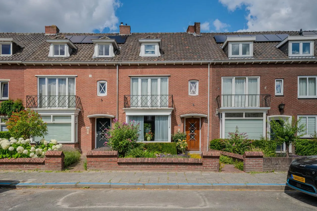 Tussenwoning te koop: Hertog Reinoudsingel 143, Venlo