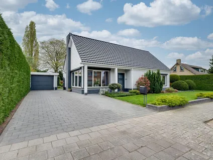 Vrijstaande woning te koop: Hertog Janlaan 13, Sprundel Sprundel