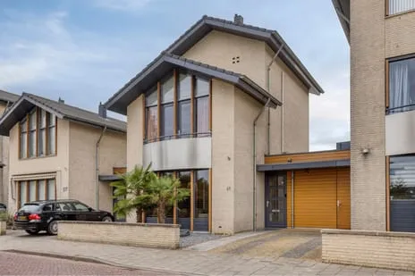 Terraced house for sale: Hertog Karellaan 69, Verspreide huizen Hoeven Zaltbommel