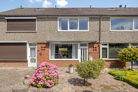 Tussenwoning te koop: Hertogendal 16, Krooswijk Zevenbergen