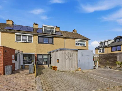 Terraced house for sale: Hertogshoef 39, Hooipolder en De Hoeven Raamsdonksveer