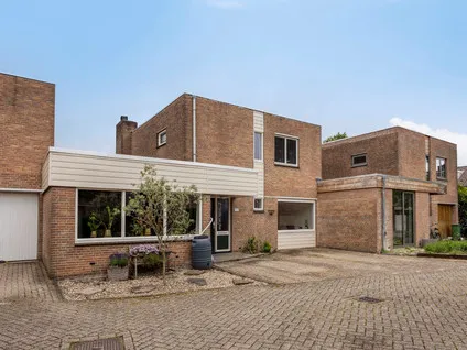 Tussenwoning te koop: Hertogshoef 75, Hooipolder en De Hoeven Raamsdonksveer