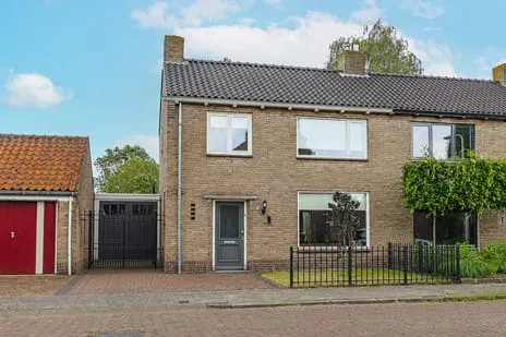 Twee-onder-één-kap te koop: Hertogstraat 16, Zundert Zundert