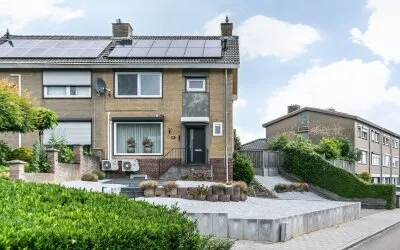 Twee-onder-één-kap te koop: Hertogstraat 48A, De Streek Brunssum