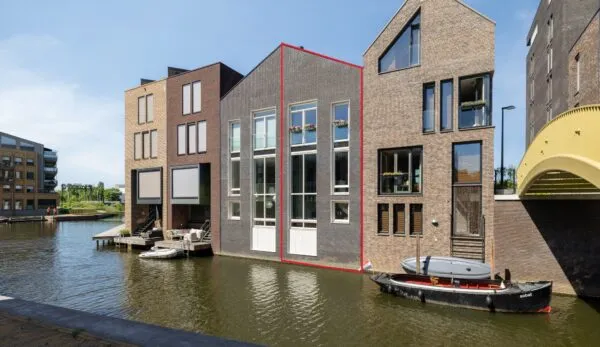 Tussenwoning te koop: Het Eiland 61, Iseldoks Doetinchem