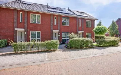Tussenwoning te koop: Het Hazenveld 58, Verspreide huizen Harfsen Harfsen