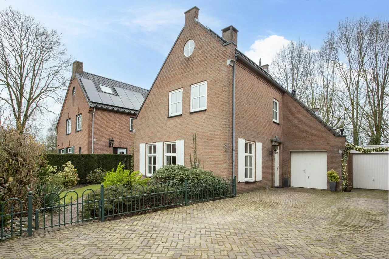 Twee-onder-één-kap te koop: Het Hofveld 16, Bladel