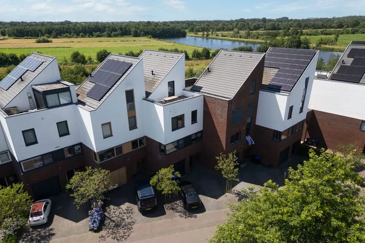 Terraced house for sale: Het Kanteel 32, Landgoed Driessen Waalwijk