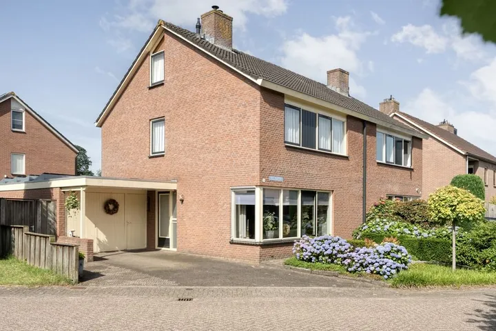 Twee-onder-één-kap te koop: Het Kempke 24, Geesteren noord Geesteren
