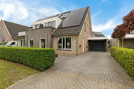 Twee-onder-één-kap te koop: het Meer 243E, Het meer Heerenveen