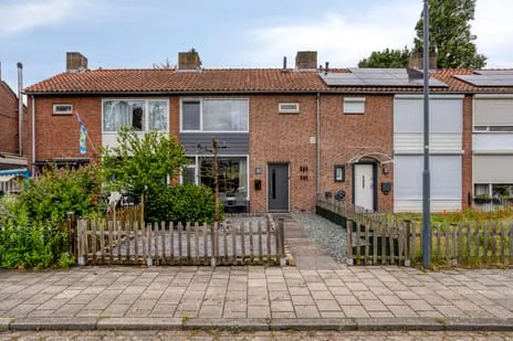 Tussenwoning te koop: Het Perk 18, Industrieterrein Vijf Eiken Oosterhout (Nb)