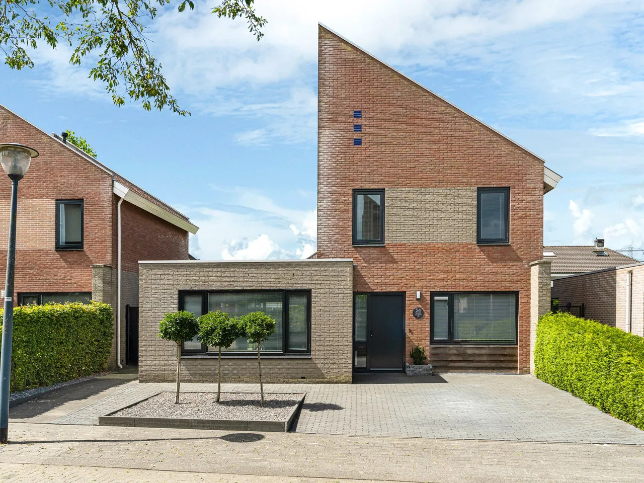 Vrijstaande woning te koop: Het Zool 34, Leeuwarden