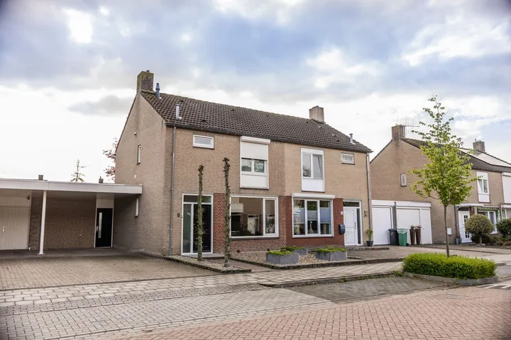 Twee-onder-één-kap te koop: HET EENSEL 9, Donk Meijel