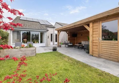 Tussenwoning te koop: Het Erf 42, De Baan Biddinghuizen