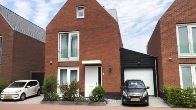 Semi-detached for sale: Het Kalverpad 7, De Haal en De Heul en Noordeinde Oostzaan