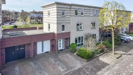 Tussenwoning te koop: Het Kasteel 138, Woudhuis Apeldoorn
