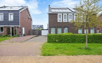 Twee-onder-één-kap te koop: Het Noorderlicht 18, Verspreide huizen Zuidhorn Zuidhorn