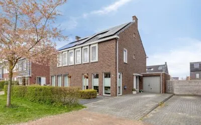 Twee-onder-één-kap te koop: Het Noorderlicht 20, Verspreide huizen Zuidhorn Zuidhorn